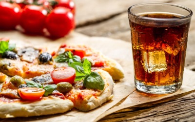 Cosa bere con la pizza: consigli utili di abbinamento
